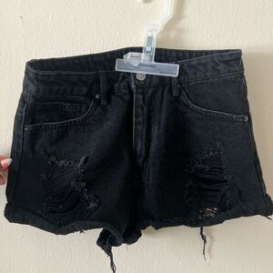 black shorts from forever 21